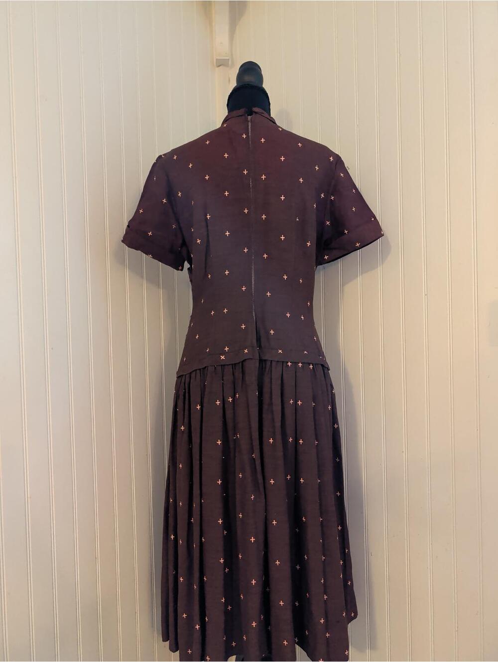 Vintage Tailored  Brown Dress with Pink Cross Pattern and Peter Pan Collar - Picture 5 of 9